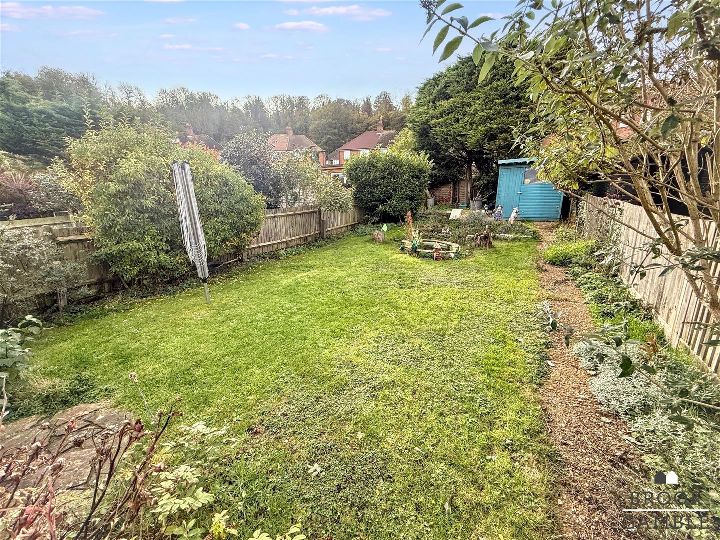 3 Bedroom House - Semi-Detached. Manvers Road in Eastbourne,  18